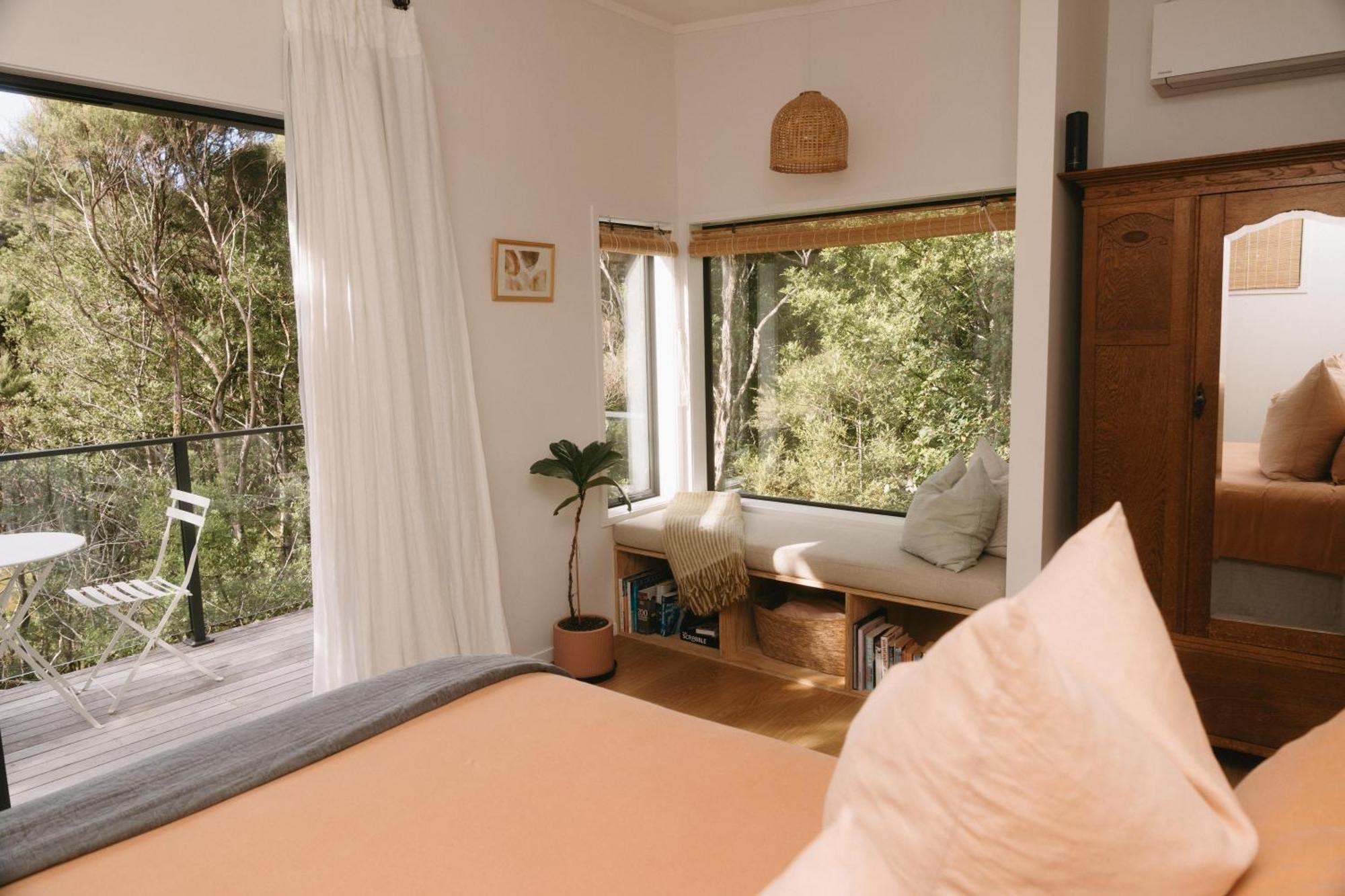 Treehouse Hideaway At Rekindle Tree Houses Opua Kültér fotó